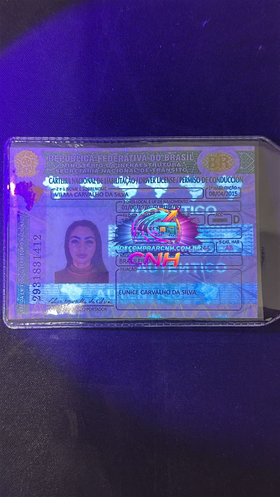 CNH sob luz UV